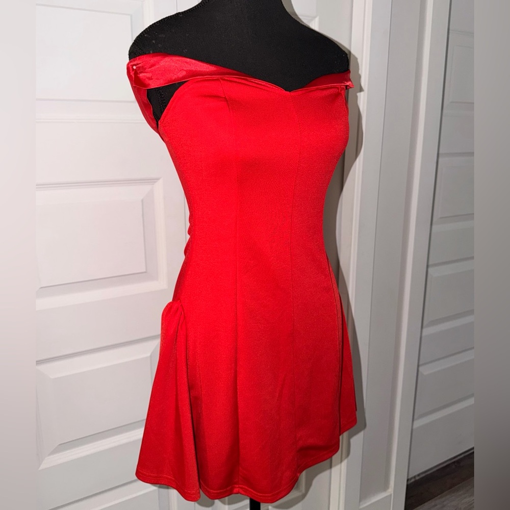 Off-Shoulder Red Fit & Flare Dress – Size M (NWT) ❤️ - Picture 2 of 5